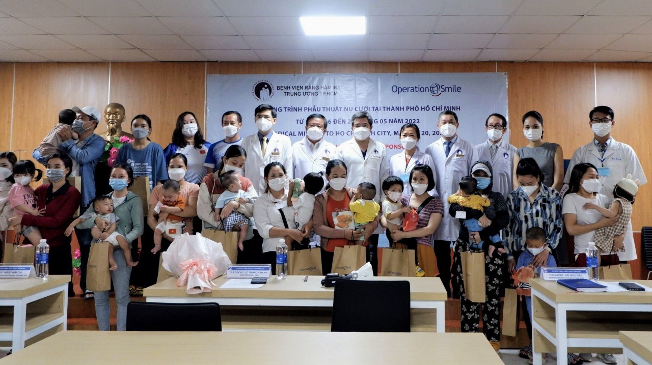 Operation Smile: Phẫu thuật miễn phí cho trẻ bị dị tật bẩm sinh