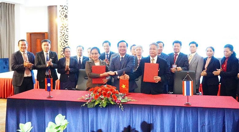 Vietnamese, Lao, Thai provinces strengthen multifaceted cooperation