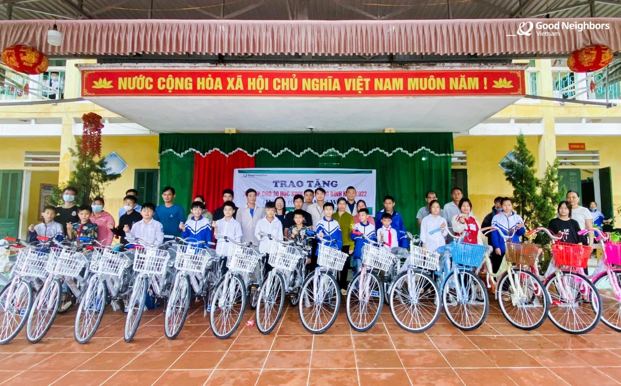 GNI tặng xe đạp cho 30 học sinh tỉnh Hà Giang