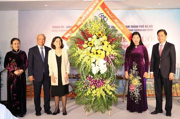 Hanoi leaders meet int'l guests attending WPC's 22nd Assembly