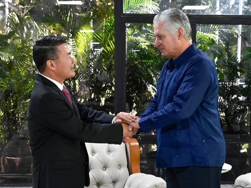 Cuba tặng Huy chương Hữu nghị ghi nhận đóng góp của Đại sứ Lê Thanh Tùng