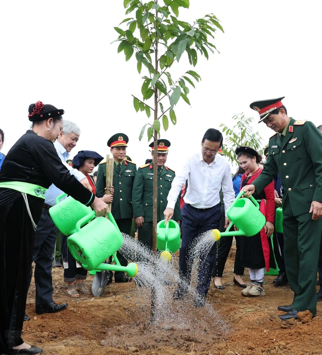 Chủ tịch nước phát động Tết trồng cây “Đời đời nhớ ơn Bác Hồ” tại Tuyên Quang
