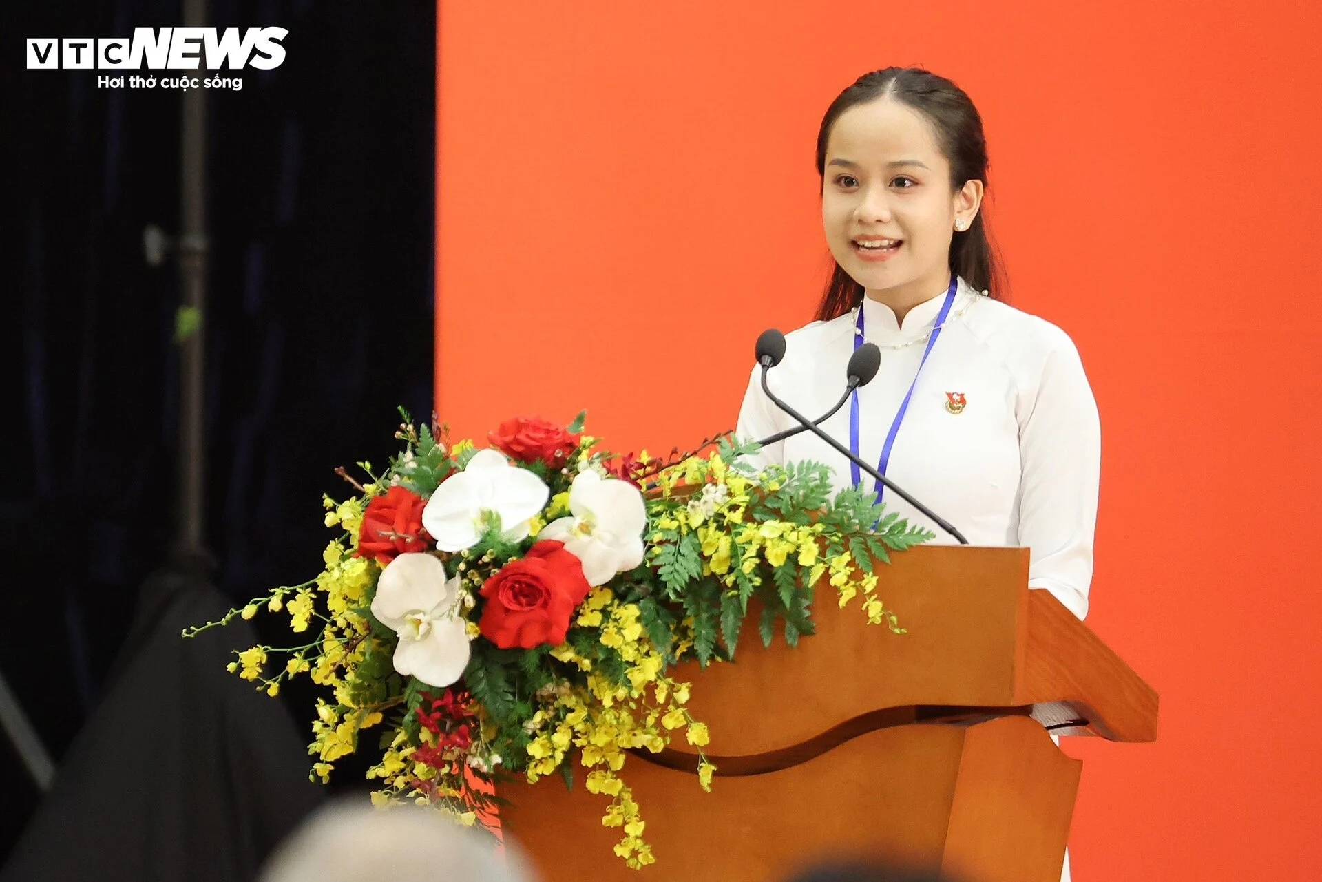 Đại diện thế hệ trẻ Việt Nam phát biểu.