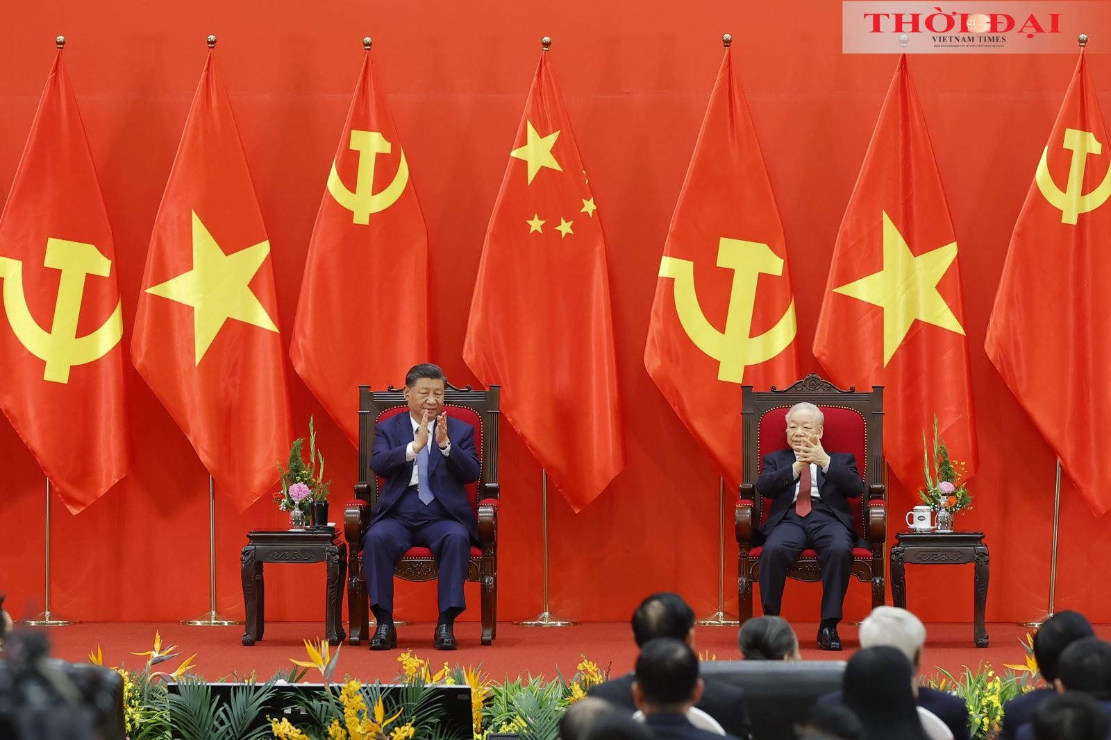 Tổng Bí thư Nguyễn Phú Trọng và Tổng Bí thư, Chủ tịch nước Trung Quốc Tập Cận Bình lắng nghe phát biểu của đại diện nhân sỹ, thế hệ trẻ hai nước Việt Nam - Trung Quốc.