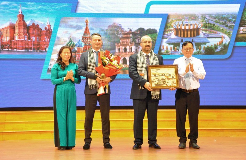 Can Tho Celebrates 75 Years of Viet Nam - Russia Ties