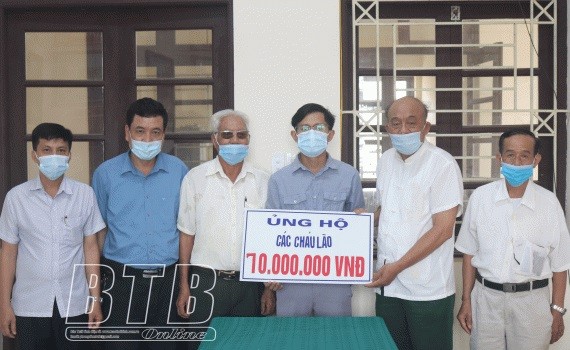 Học sinh Lào được chăm sóc ở Thái Bình