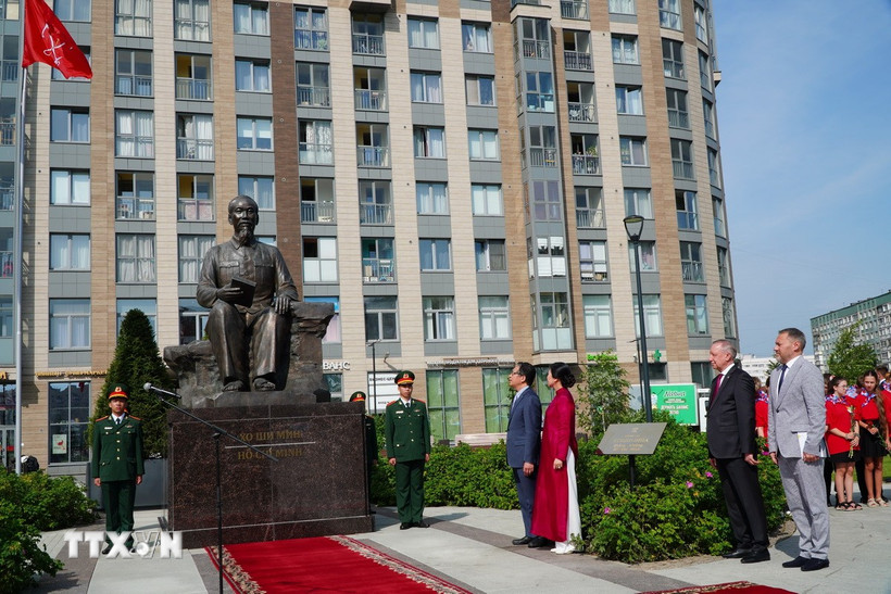 Khánh thành Quảng trường Hồ Chí Minh tại thành phố Saint Petersburg