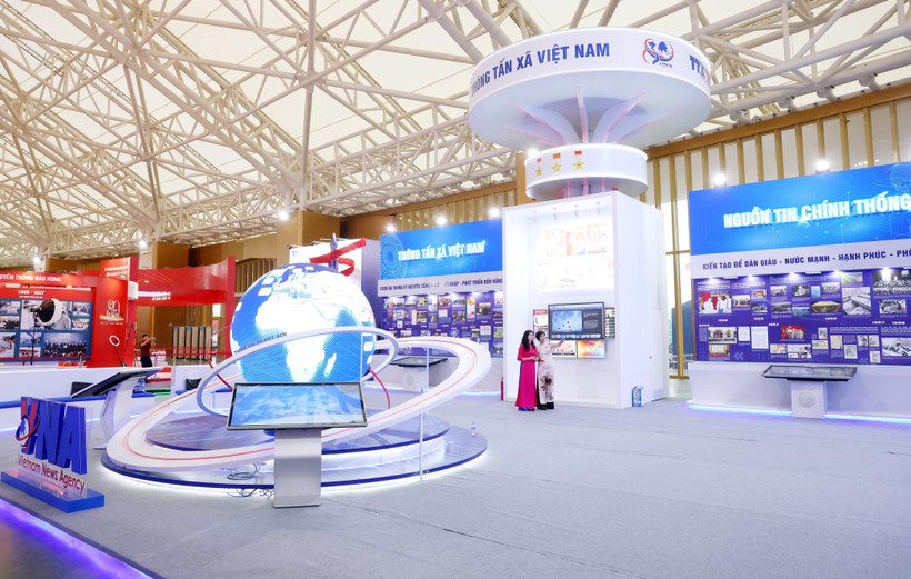Largest-ever exhibition to honour Vietnam’s prominent achievements in all fields