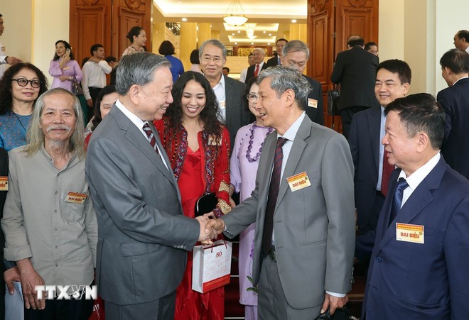 Trí thức, nhà khoa học, văn nghệ sỹ - lực lượng tiên phong mở đường cho dân tộc tiến lên