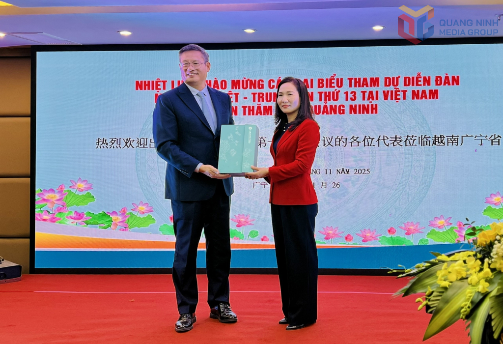 Phó Chủ tịch UBND tỉnh Nguyễn Thị Hạnh tiếp Đoàn đại biểu dự Diễn đàn nhân dân Việt – Trung lần thứ 13 thăm Quảng Ninh