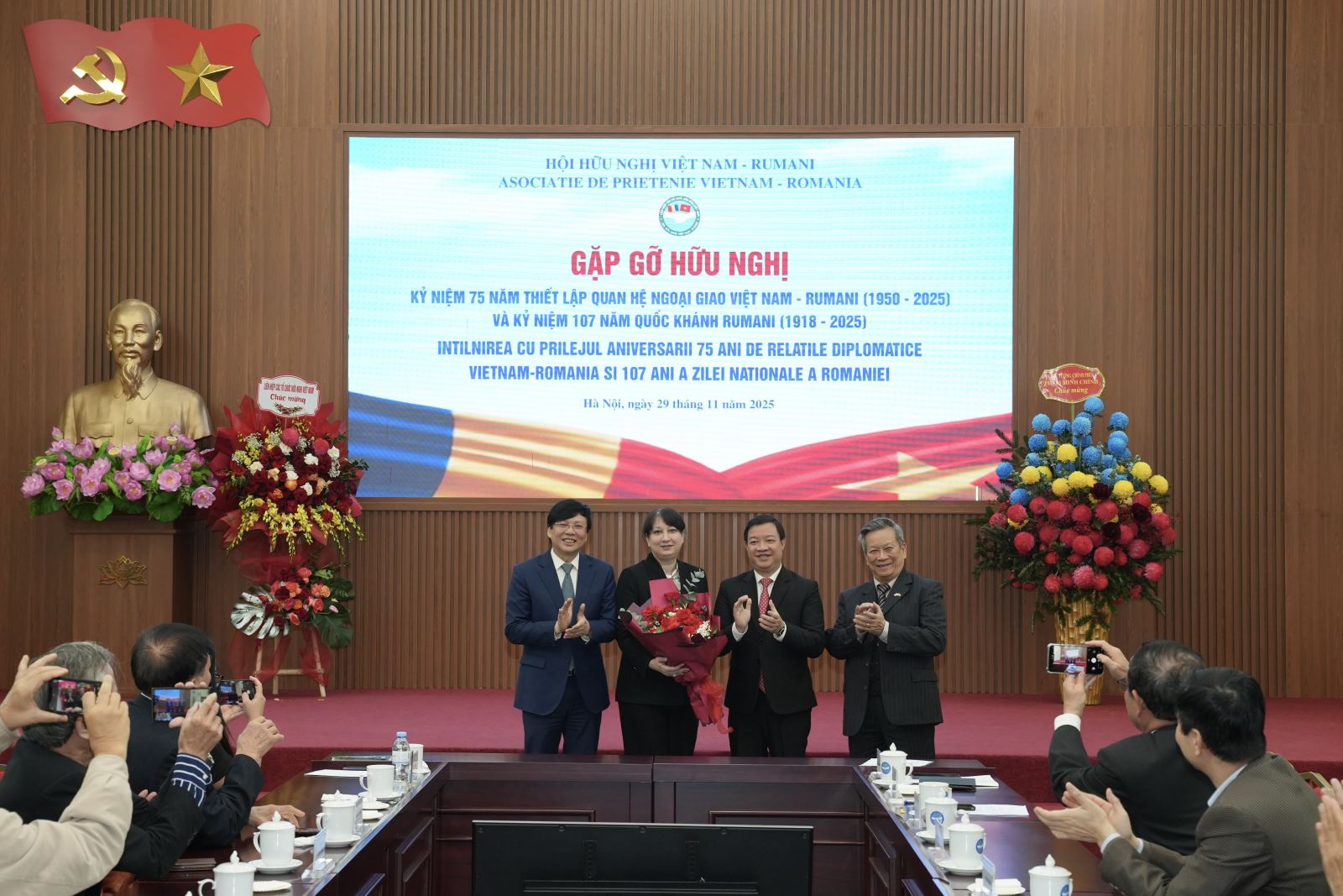 Giao lưu nhân dân nối dài tình hữu nghị Việt Nam – Rumani