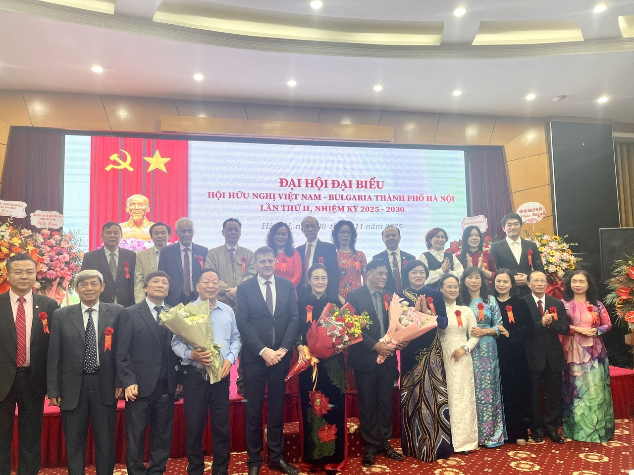 Củng cố, phát huy quan hệ hữu nghị truyền thống tốt đẹp giữa nhân dân Việt Nam và Bulgaria
