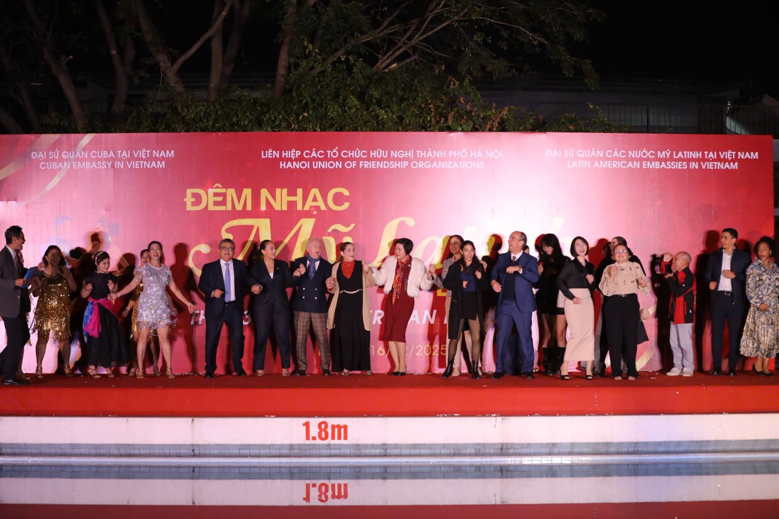 Hà Nội rực lửa vũ điệu Mỹ Latinh trong đêm giao lưu văn hóa đặc sắc