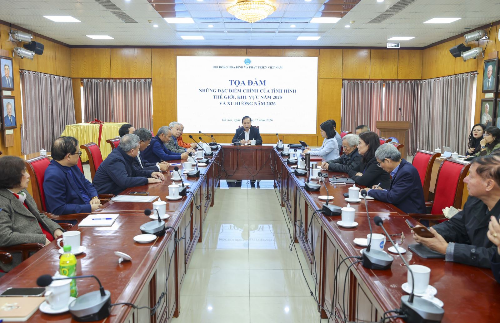 Tọa đàm: Những đặc điểm chính của tình hình thế giới năm 2025 và xu hướng năm 2026