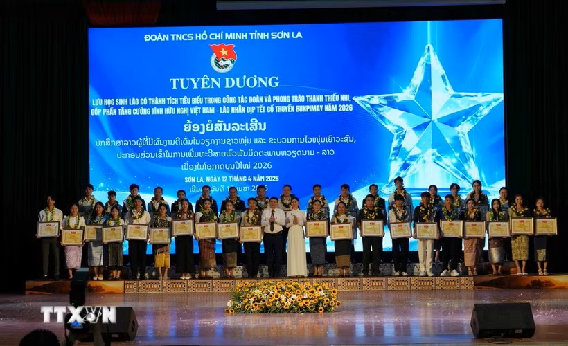 Gặp mặt “Thắm tình hữu nghị đặc biệt Việt Nam-Lào” tại Sơn La