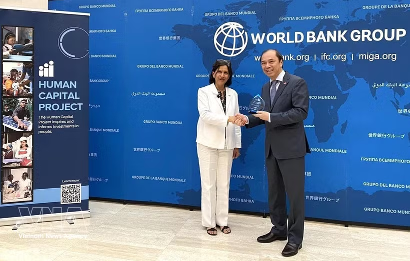 WB honours Viet Nam for effective human capital development, utilisation