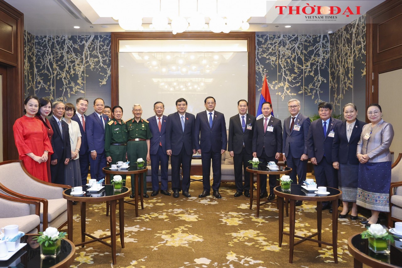 Prime Minister Sonexay Siphandone: Laos Gives Top Priority to Relations with Viet Nam