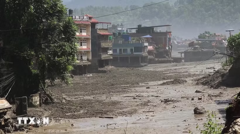 Việt Nam gửi điện thăm hỏi Trung Quốc và Nepal về thiên tai