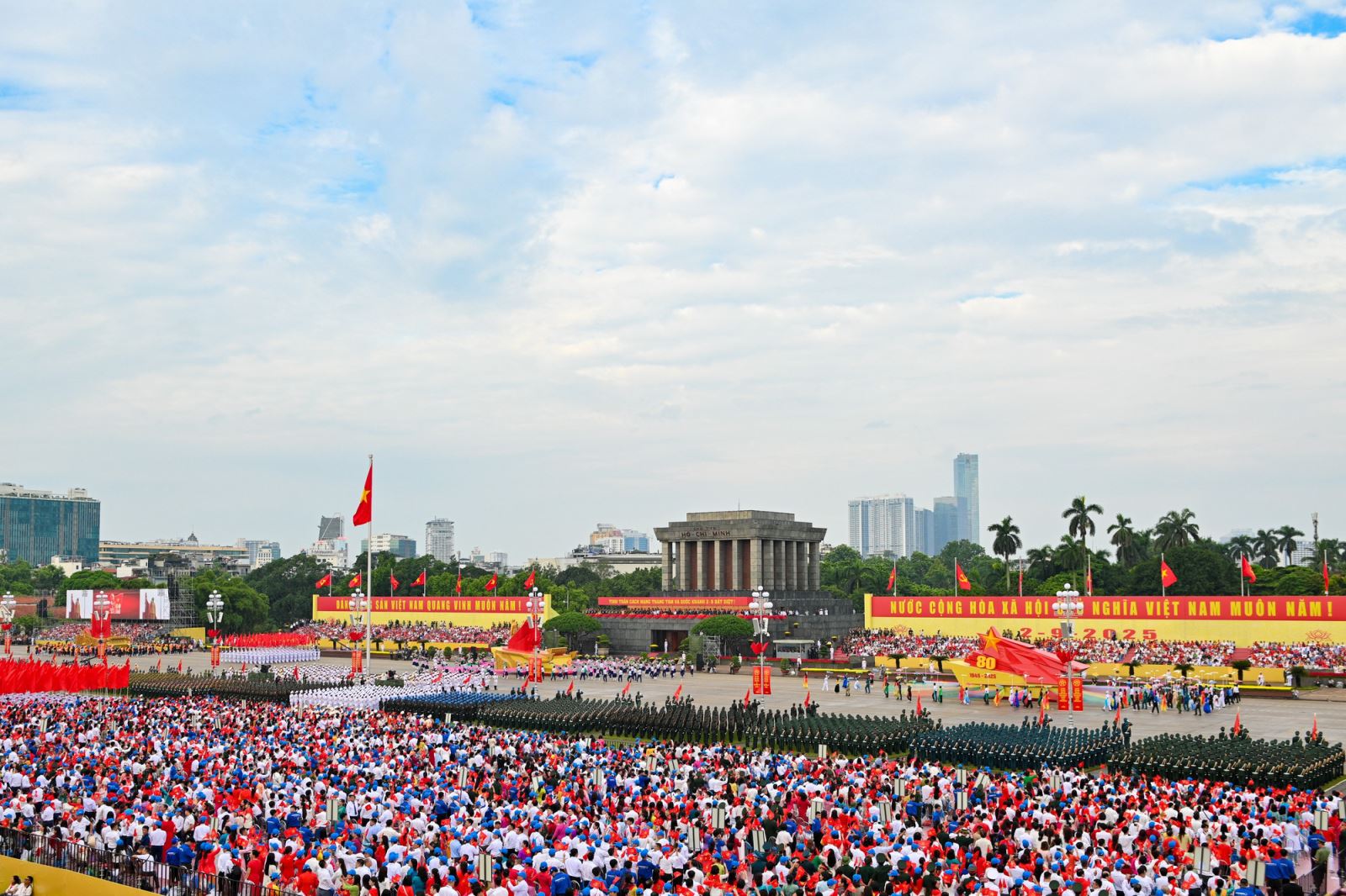 Việt Nam hiện đại, năng động trong mắt bạn bè quốc tế