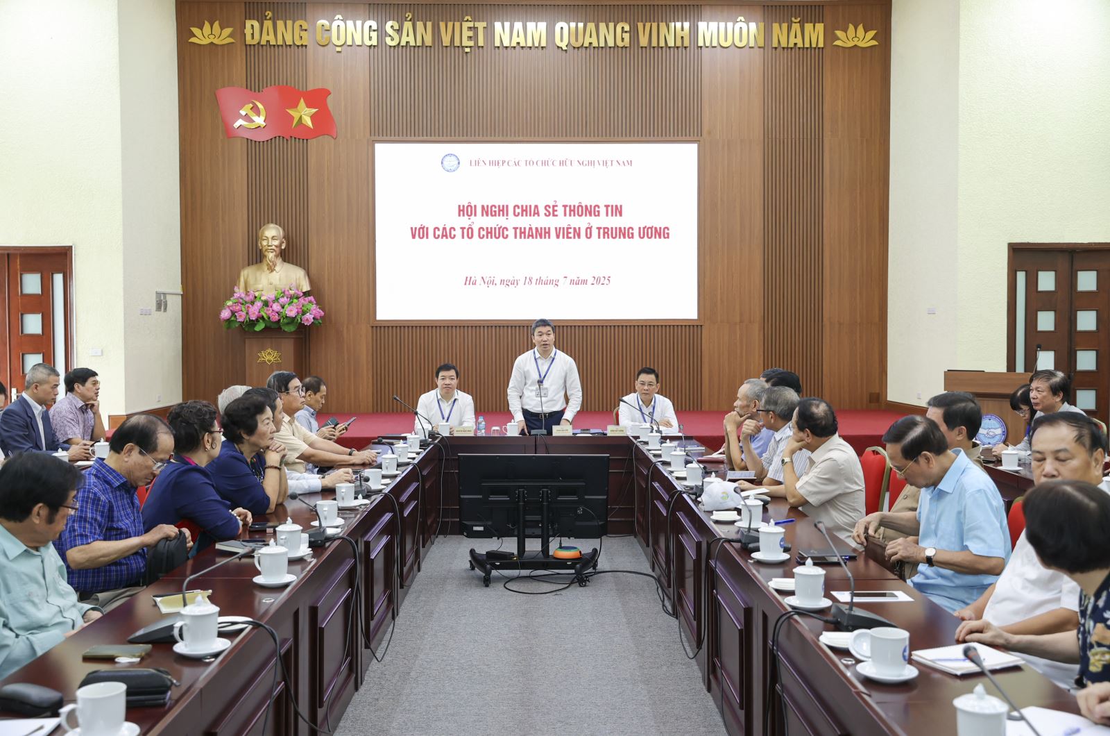 Tư duy mới trong không gian mới