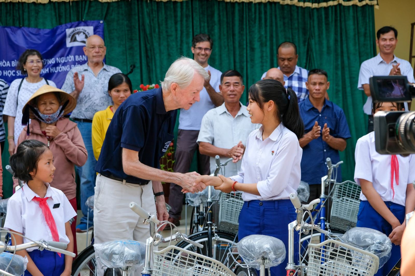 Những người bạn Mỹ góp sức xoa dịu nỗi đau da cam