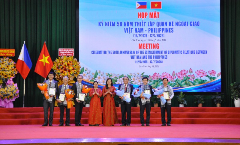 Cần Thơ họp mặt kỷ niệm 50 năm thiết lập quan hệ ngoại giao Việt Nam - Philippines